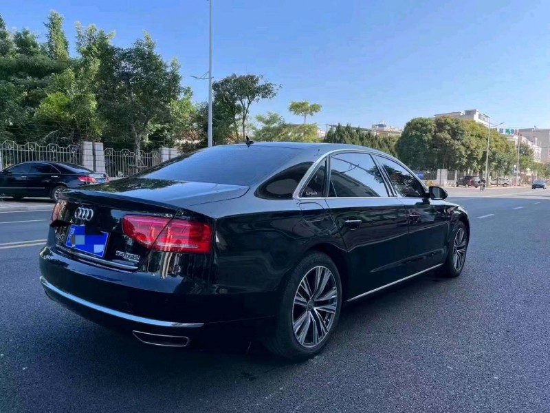 龍巖14年奧迪A8L2