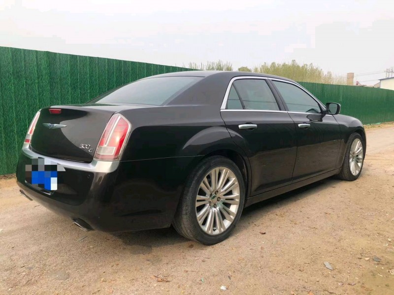濟寧13年克萊斯勒300C7