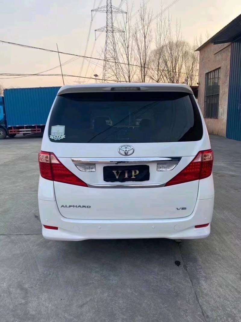 济宁14年丰田埃尔法8