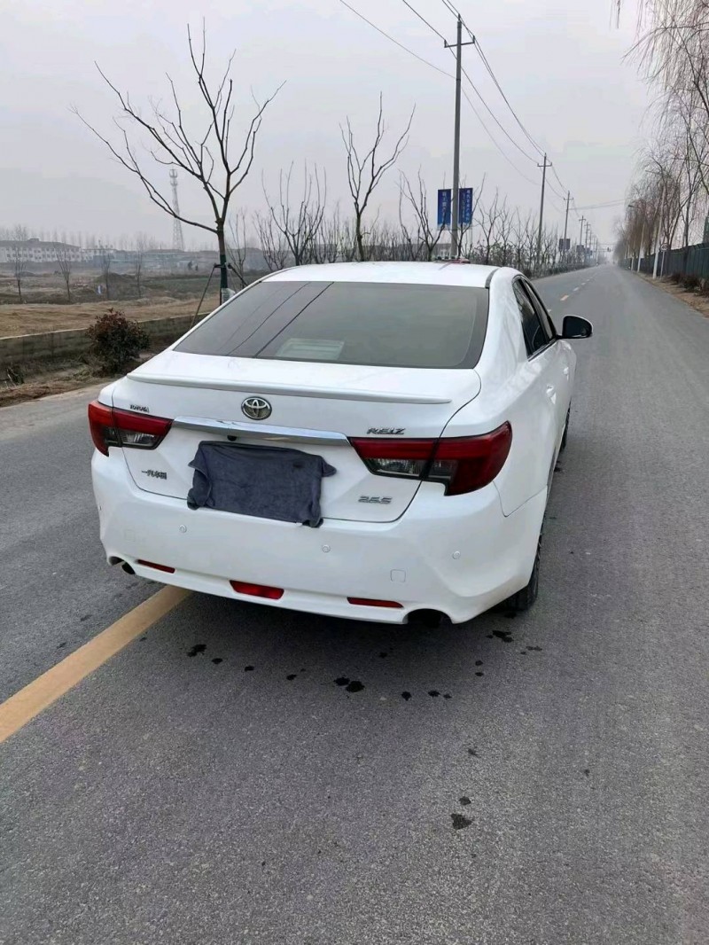 徐州14年丰田锐志9