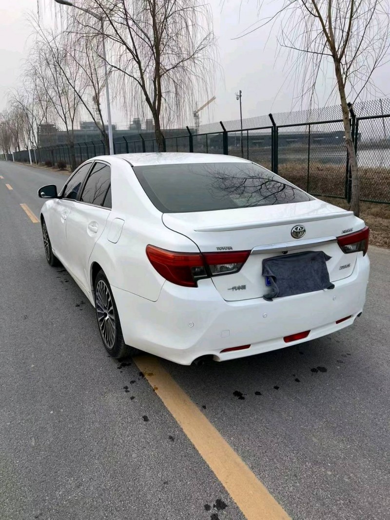 徐州14年丰田锐志8