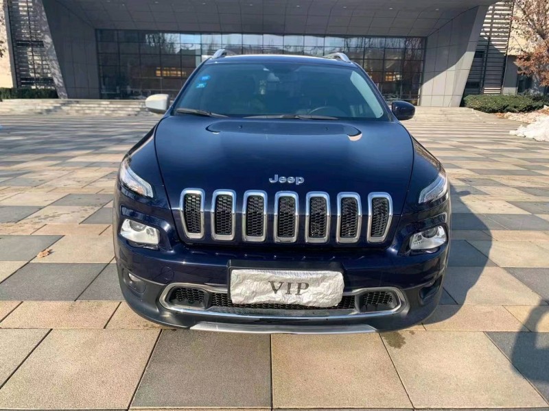 沈陽18年Jeep自由光8