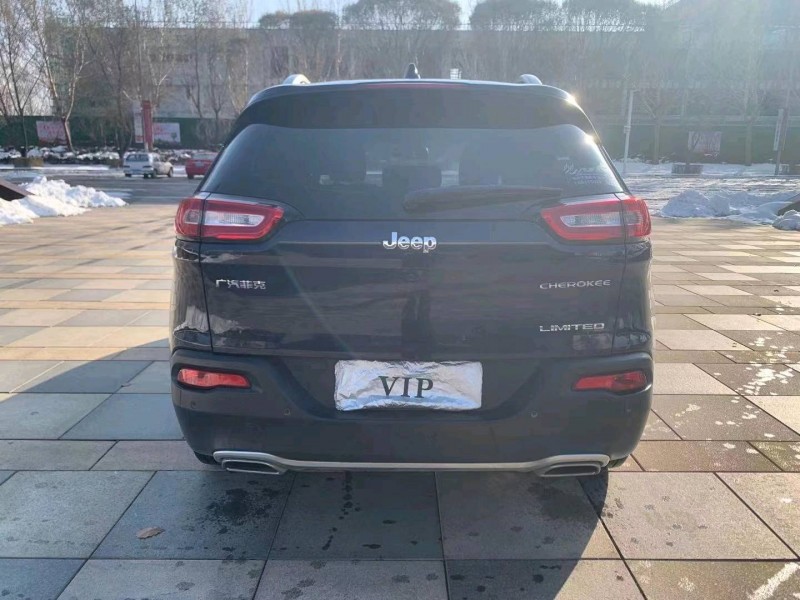 沈陽18年Jeep自由光3