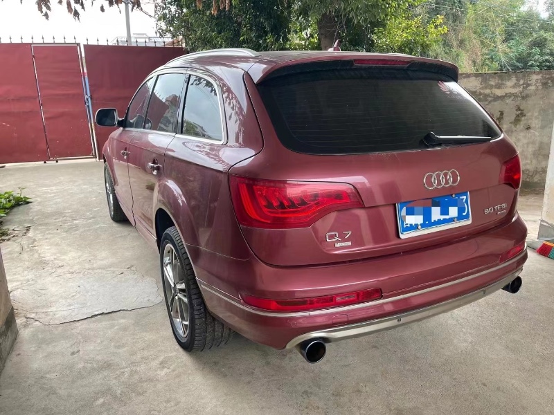 宜春11年奧迪Q76