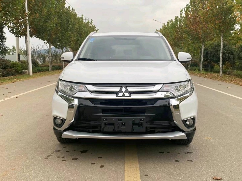 徐州18年三菱欧蓝德1