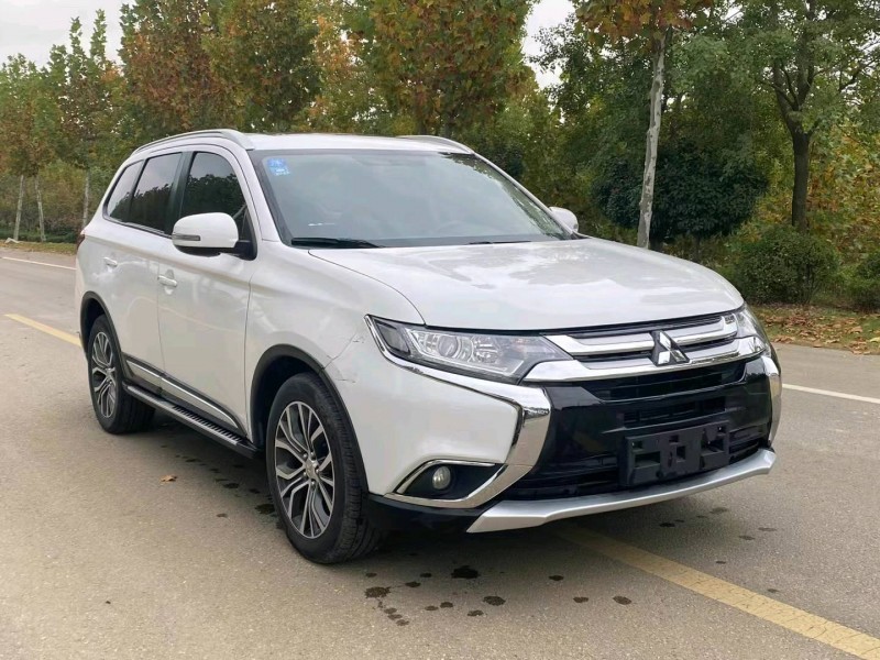 徐州18年三菱欧蓝德2