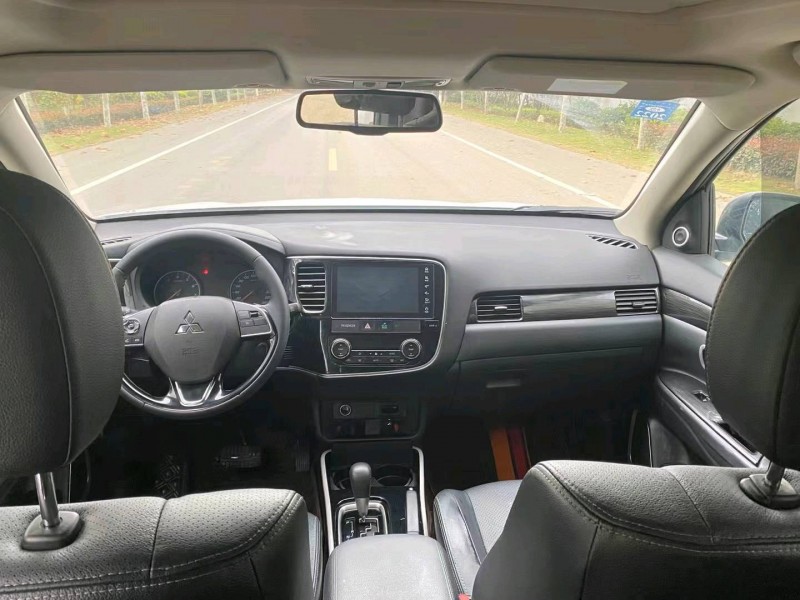 徐州18年三菱欧蓝德4