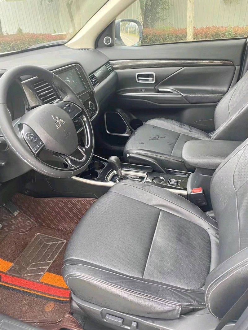 徐州18年三菱欧蓝德6