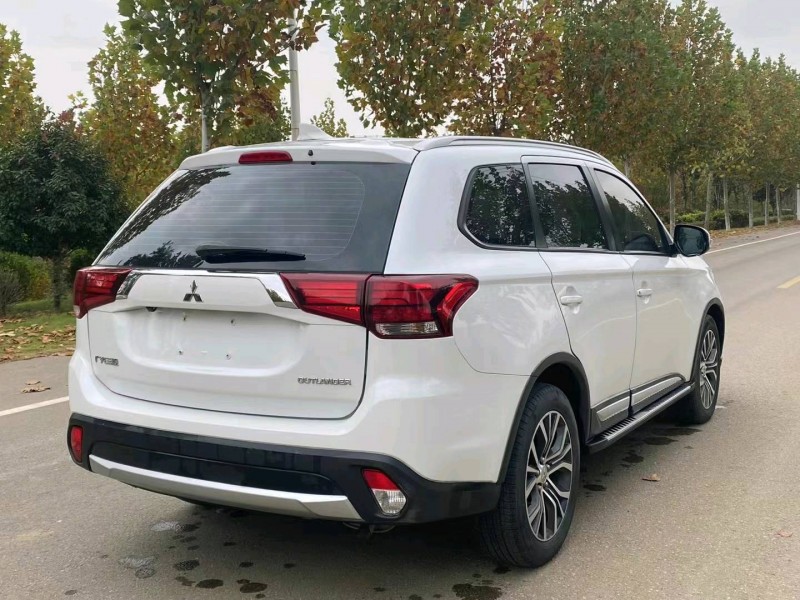 徐州18年三菱欧蓝德7