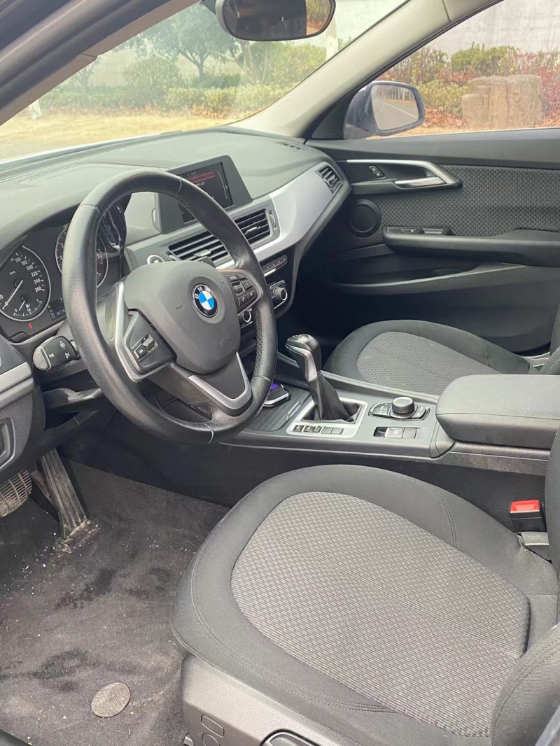 徐州17年宝马1系4