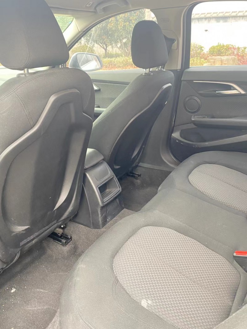 徐州17年宝马1系6