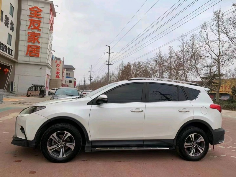 濟寧16年豐田RAV4榮放8