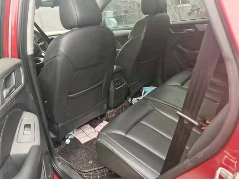 济宁17年荣威RX56