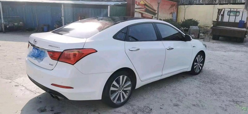 北京16年现代名图8