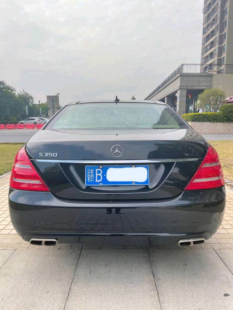 广州11年奔驰S8