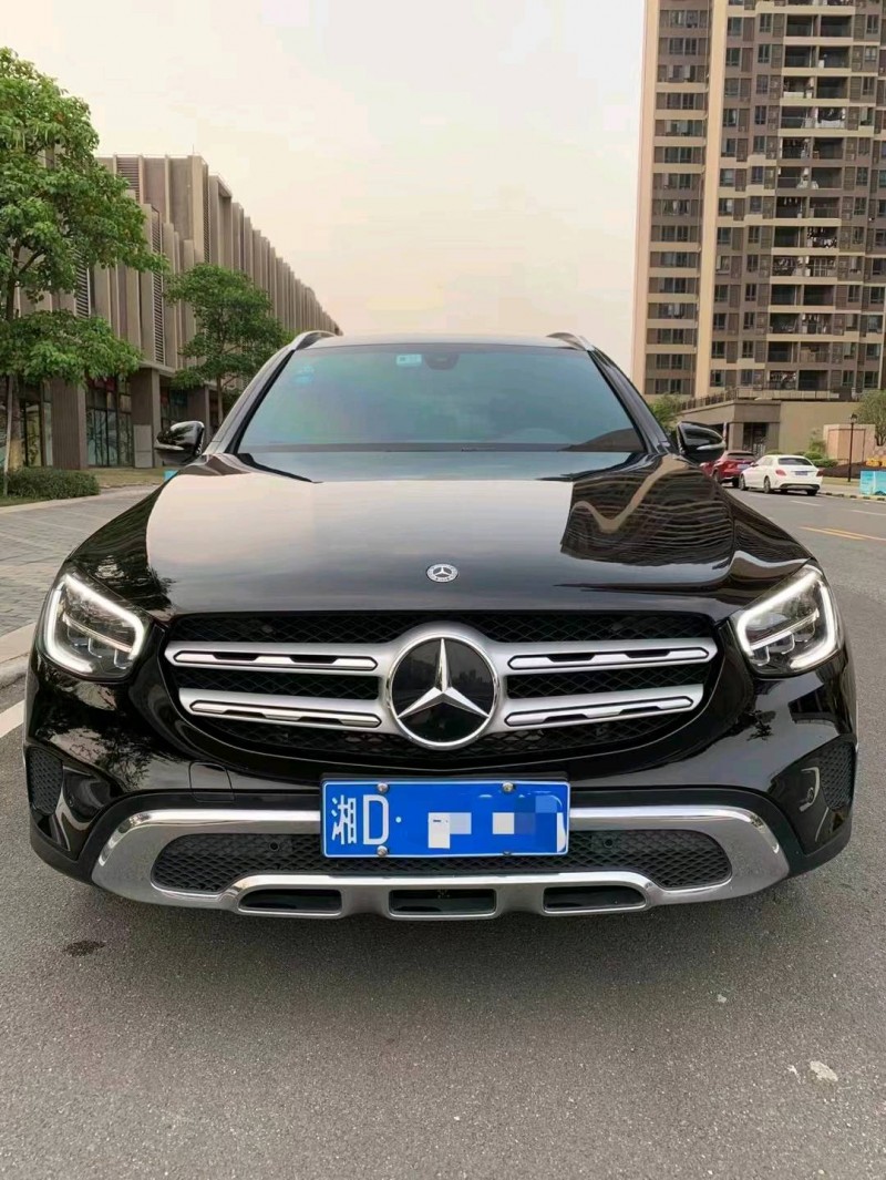广州19年奔驰GLC1