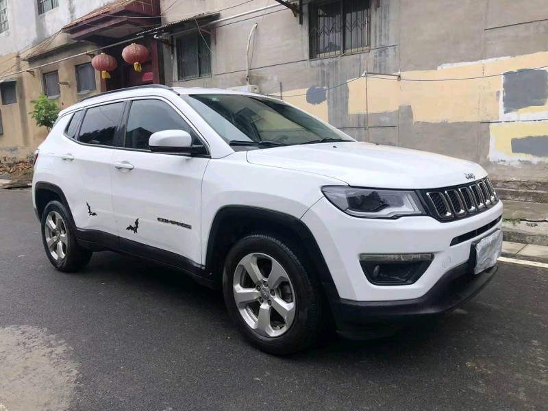 濟寧17年Jeep指南者2