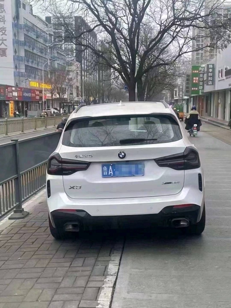 泰安21年寶馬X36