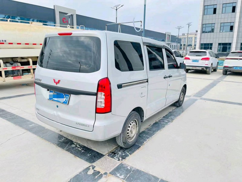 濟寧20年五菱汽車宏光8