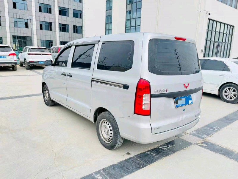 濟寧20年五菱汽車宏光9