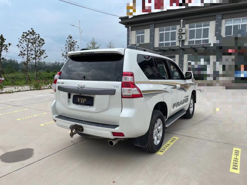 徐州17年丰田普拉多8