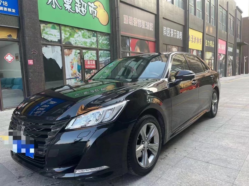 北京16年丰田皇冠8