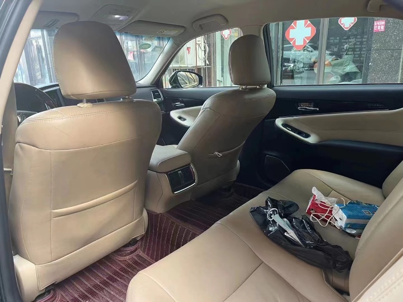 北京16年丰田皇冠6