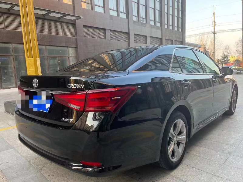 北京16年丰田皇冠2