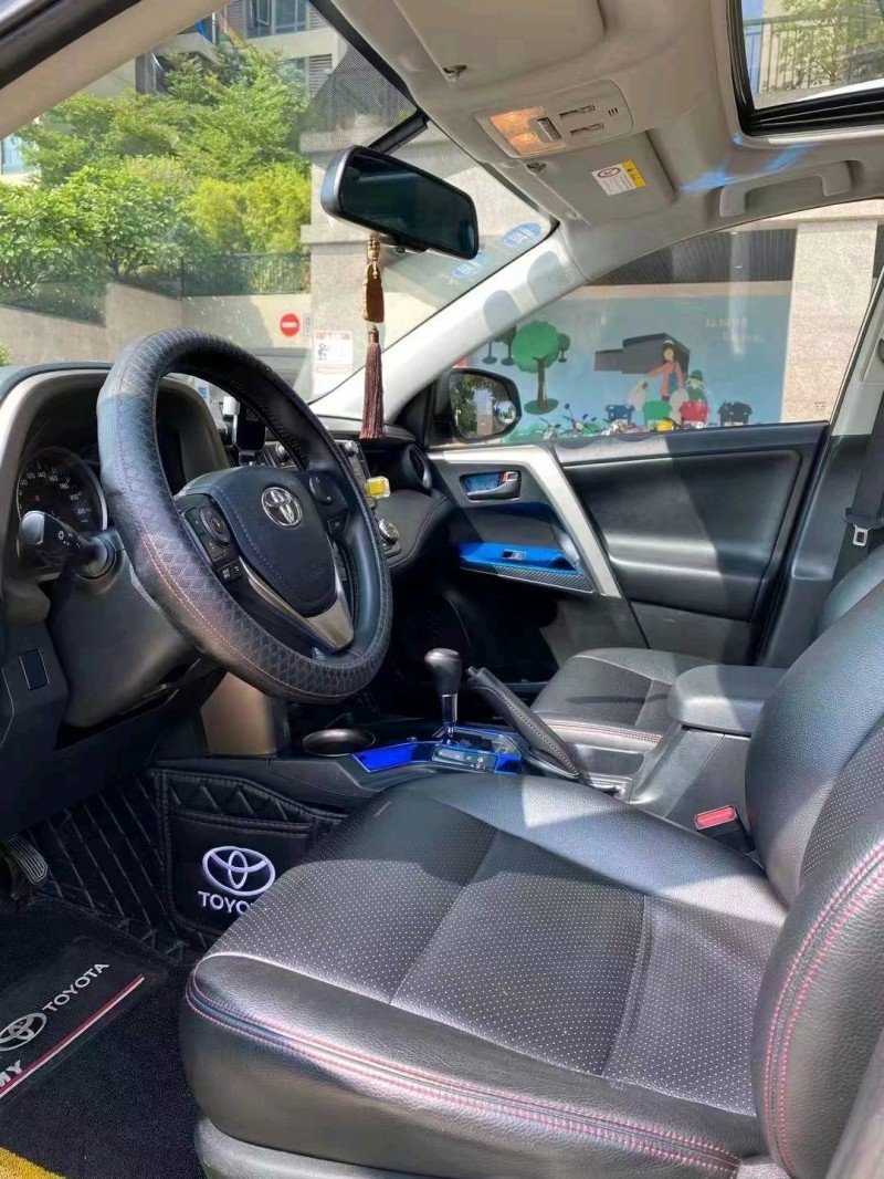 广州15年丰田RAV4荣放4