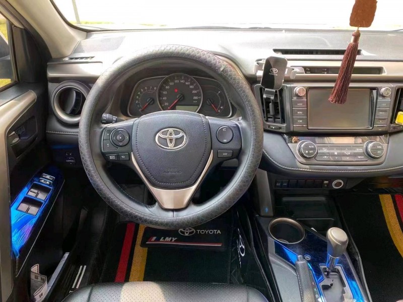 广州15年丰田RAV4荣放7