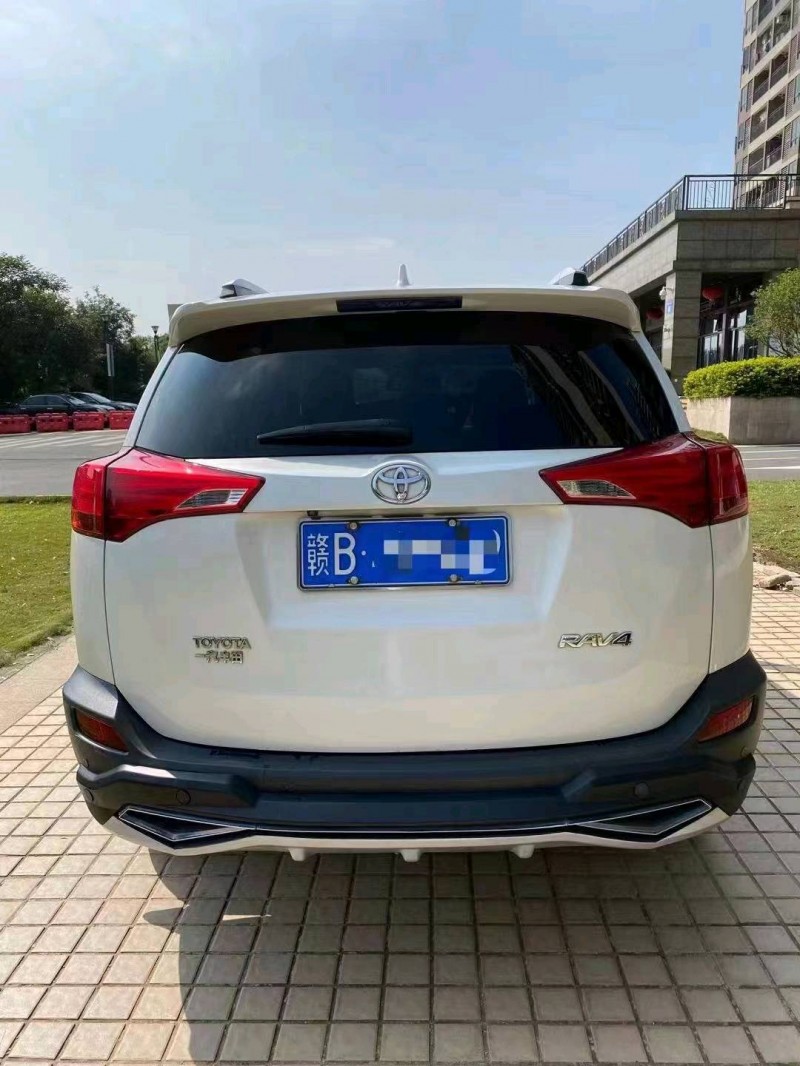 广州15年丰田RAV4荣放8