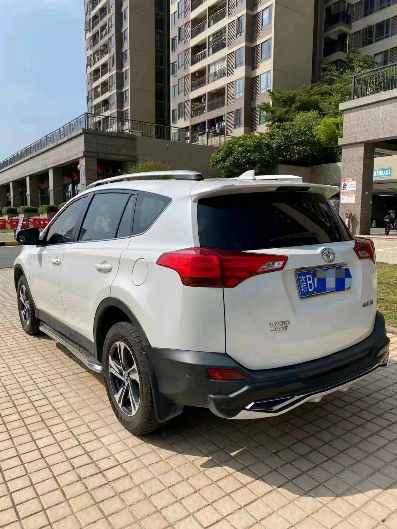 广州15年丰田RAV4荣放9