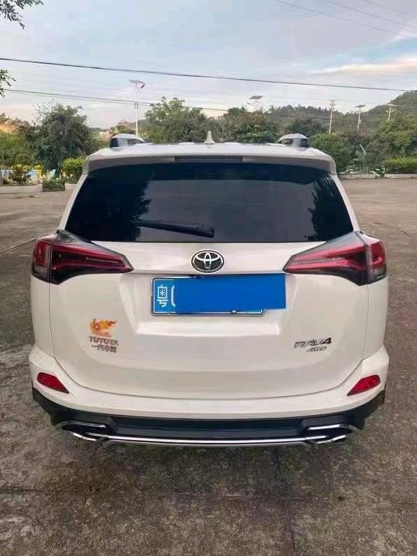 湛江16年豐田RAV4榮放8