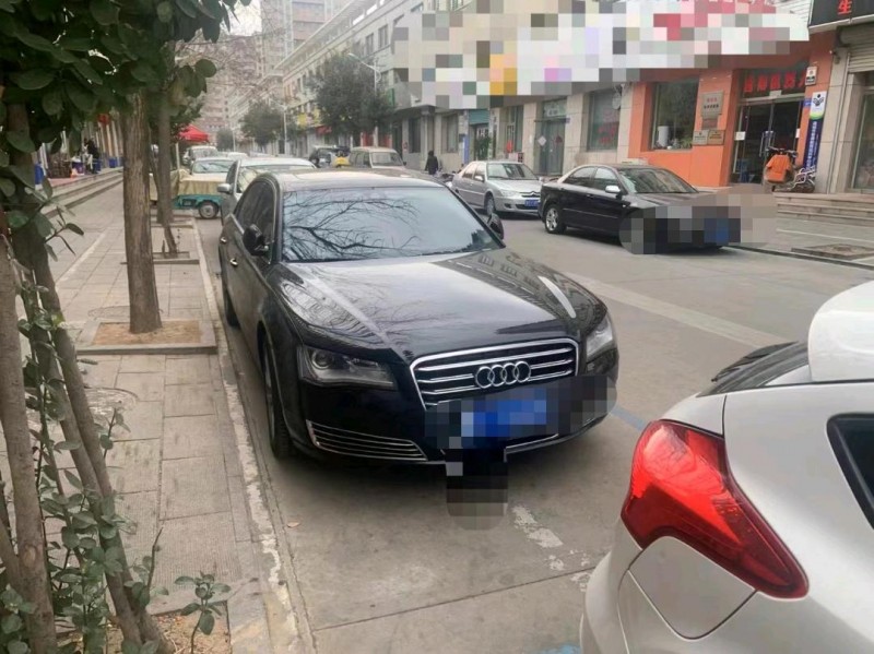 濟寧14年奧迪A8L1