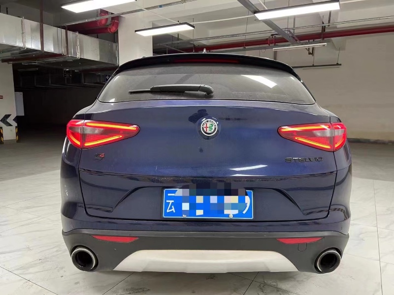 成都19年阿爾法·羅密歐Giulietta6