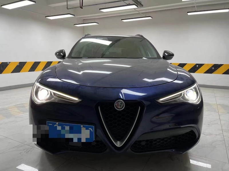 成都19年阿爾法·羅密歐Giulietta1