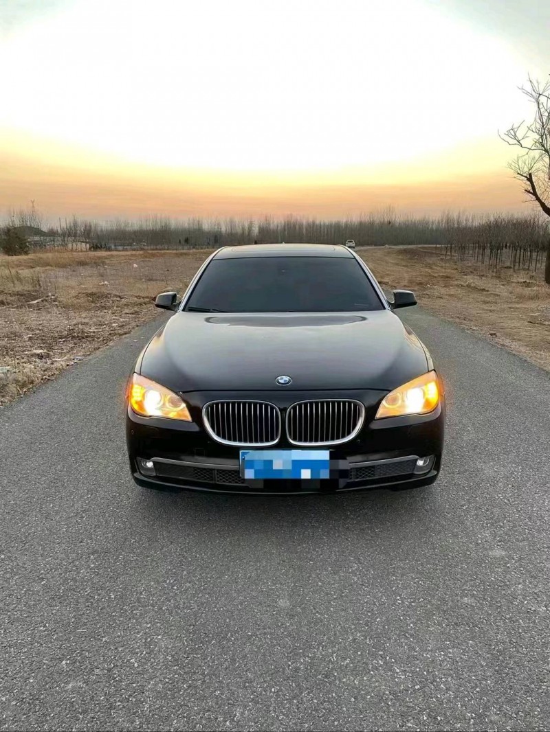 济宁11年宝马7系1