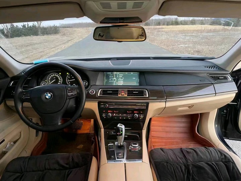 济宁11年宝马7系4