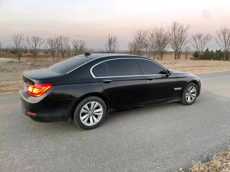 济宁11年宝马7系7