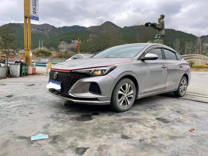 重慶20年長安汽車逸動2