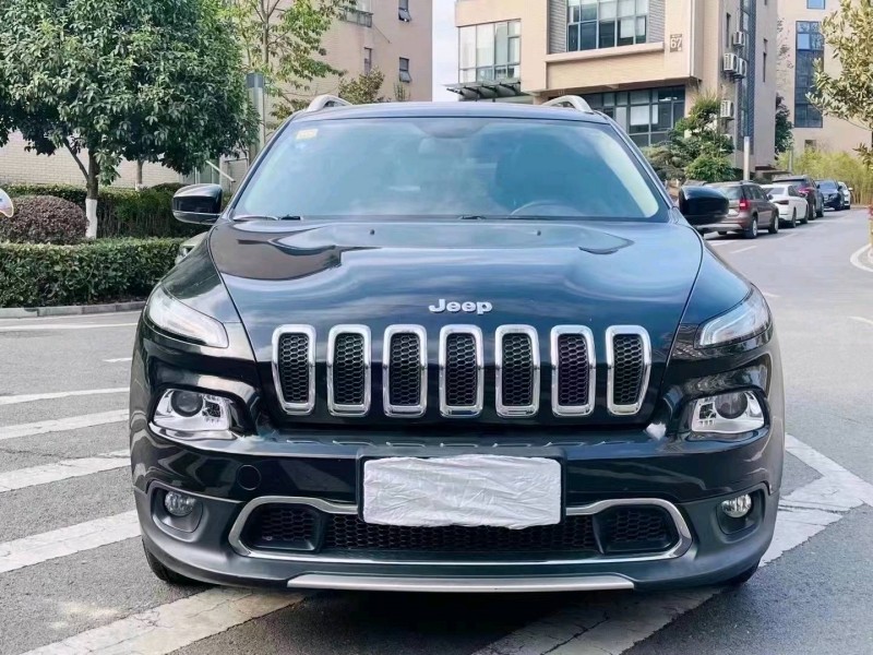 孝感17年Jeep自由光1