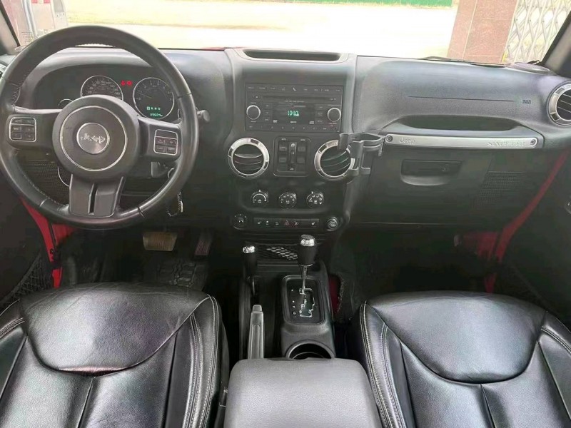 濟寧18年Jeep牧馬人5