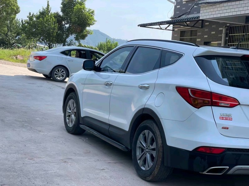 北京16年现代新胜达4