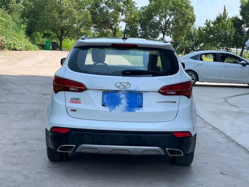 北京16年现代新胜达9