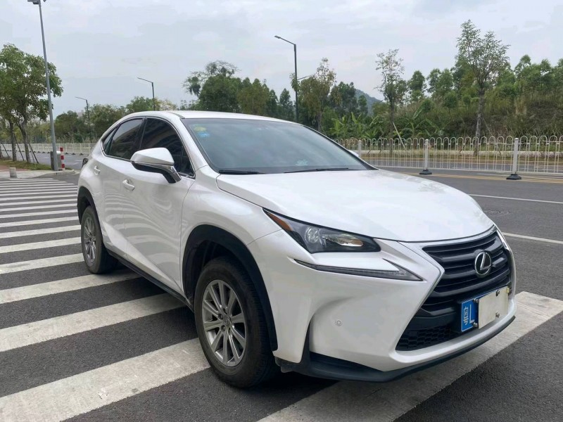 广州17年雷克萨斯NX1