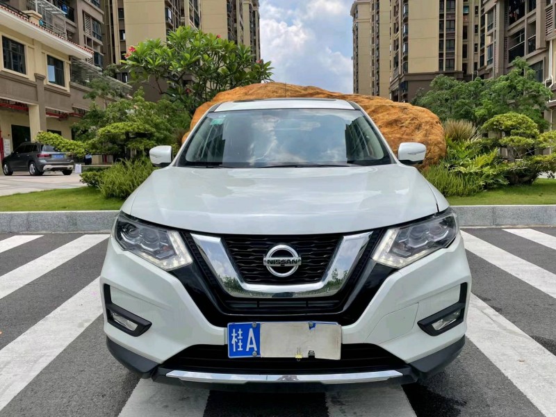 廣州20年日產奇駿9