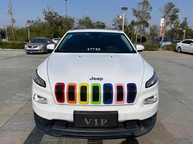 鹽城18年Jeep自由光1