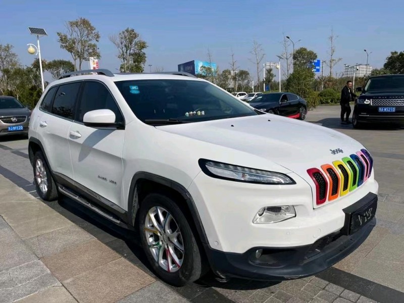 鹽城18年Jeep自由光2