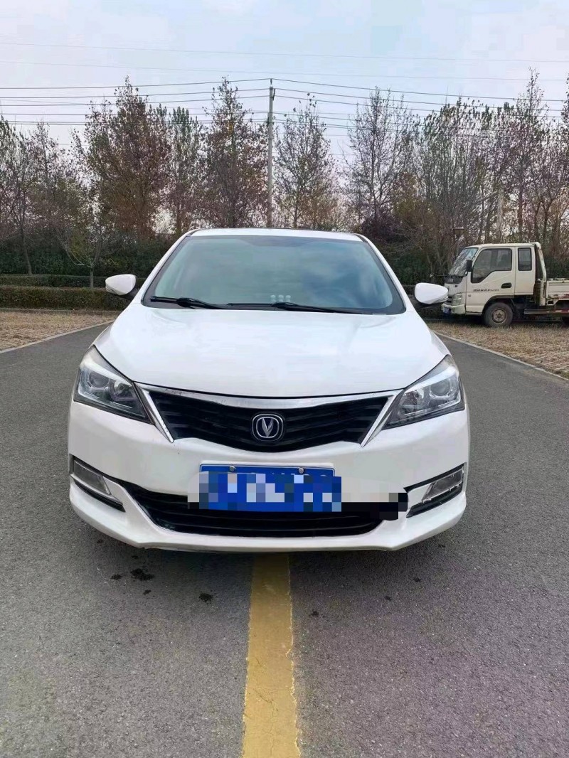 濰坊15年長安汽車悅翔V71