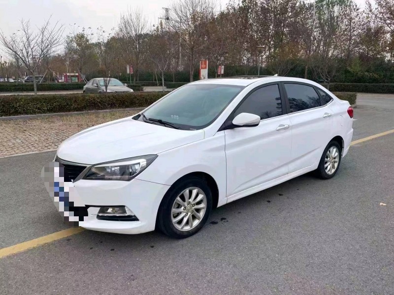 濰坊15年長安汽車悅翔V72
